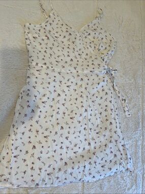 Hollister NWOT White Wrap Midi Dress with Pink Floral Print